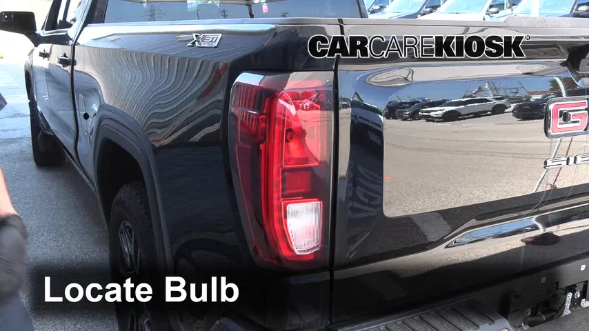 2020 GMC Sierra 1500 Elevation 3.0L 6 Cyl. Turbo Diesel Crew Cab Pickup Lights